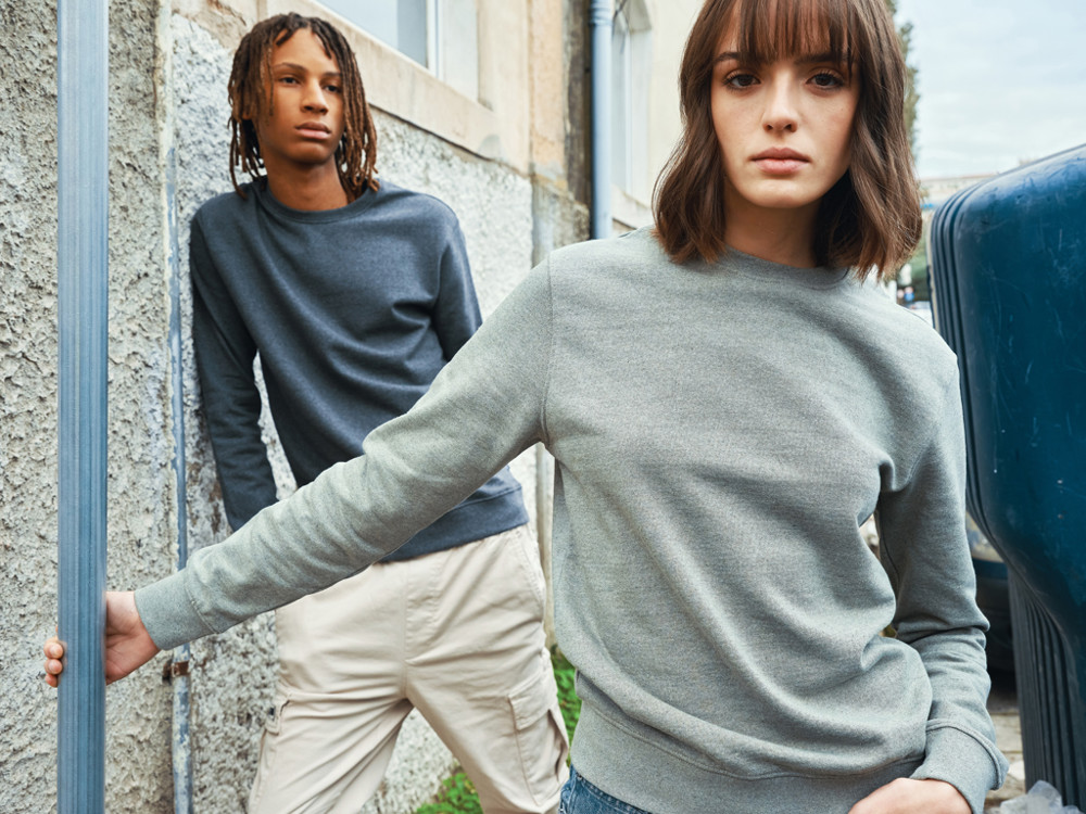 IQONIQ Denali ungefärbt. Rundhals-Sweater aus recycelter BW