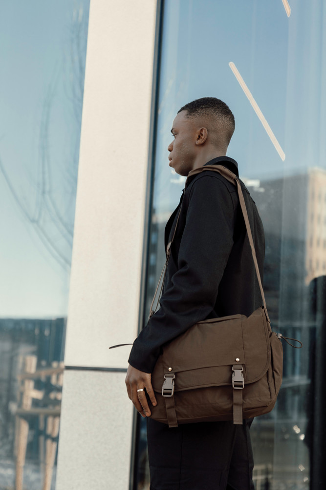 KENTO URBAN 15,6" Messenger aus RCS recyceltem Nylon