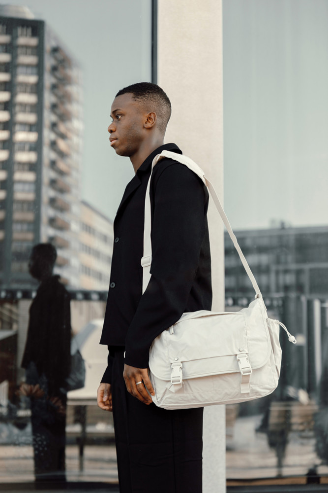 KENTO URBAN 15,6" Messenger aus RCS recyceltem Nylon