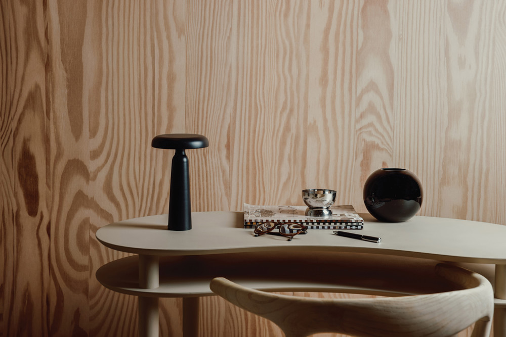 VINGA Avery RCS Tischlampe