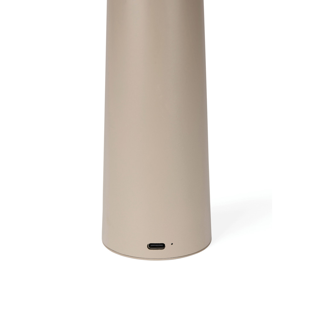 VINGA Avery RCS Tischlampe